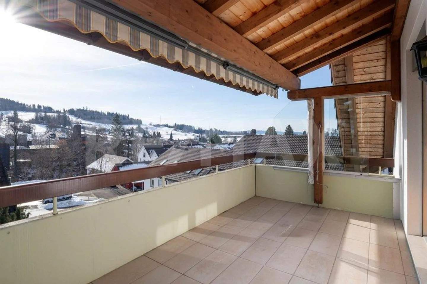 Plenty of Space in a Beautiful Location with a View over Bäretswil - Photo 3 of 13