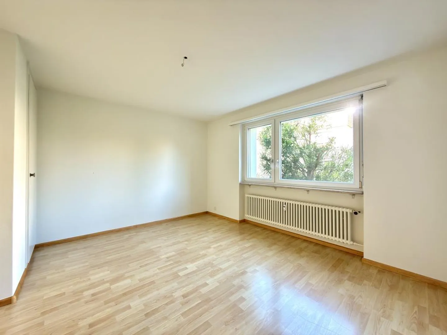 Appartement lumineux avec balcon ensoleillé dans un emplacement calme à Reinach - Photo 7 sur 12