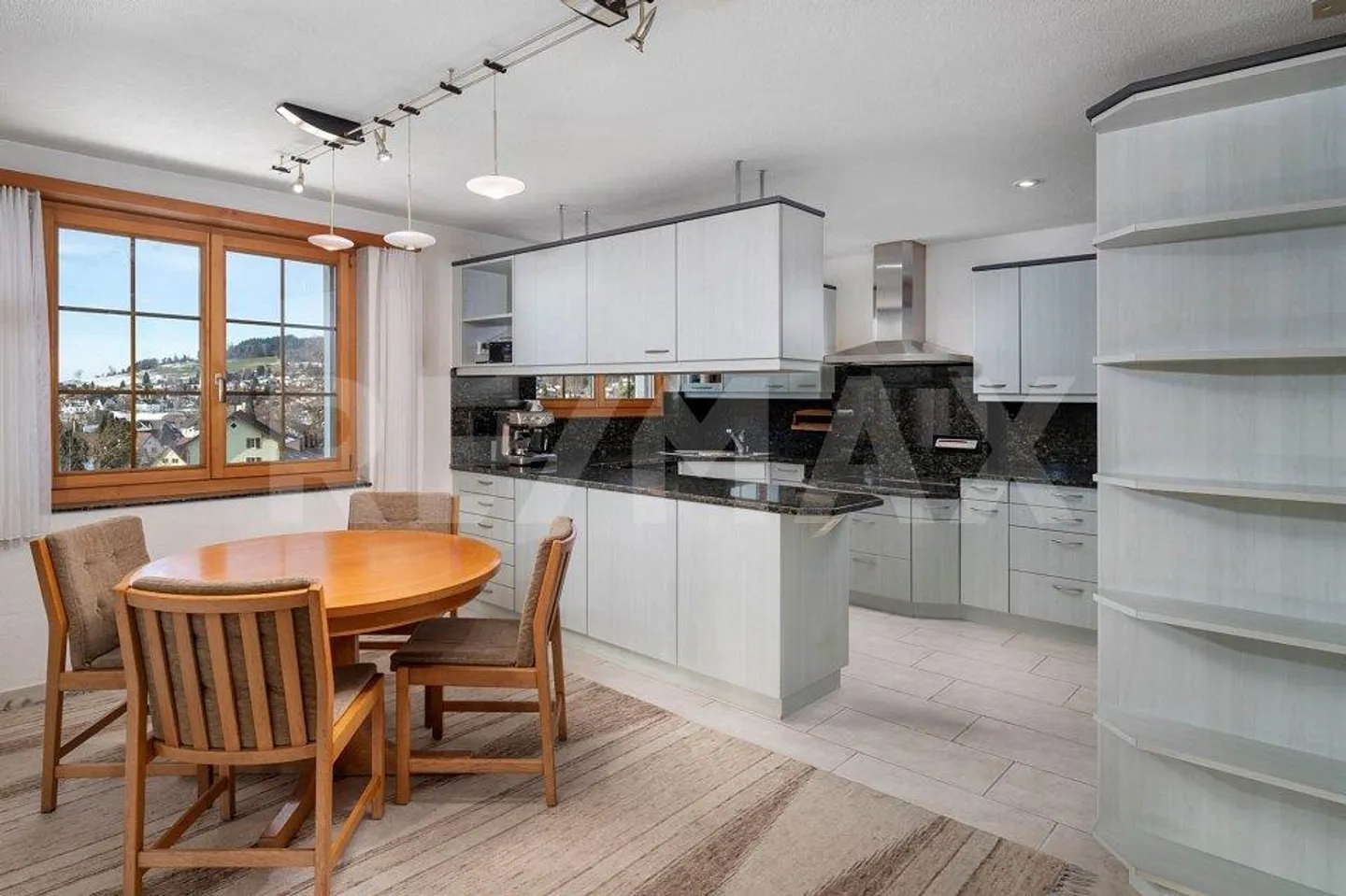 Plenty of Space in a Beautiful Location with a View over Bäretswil - Photo 6 of 13