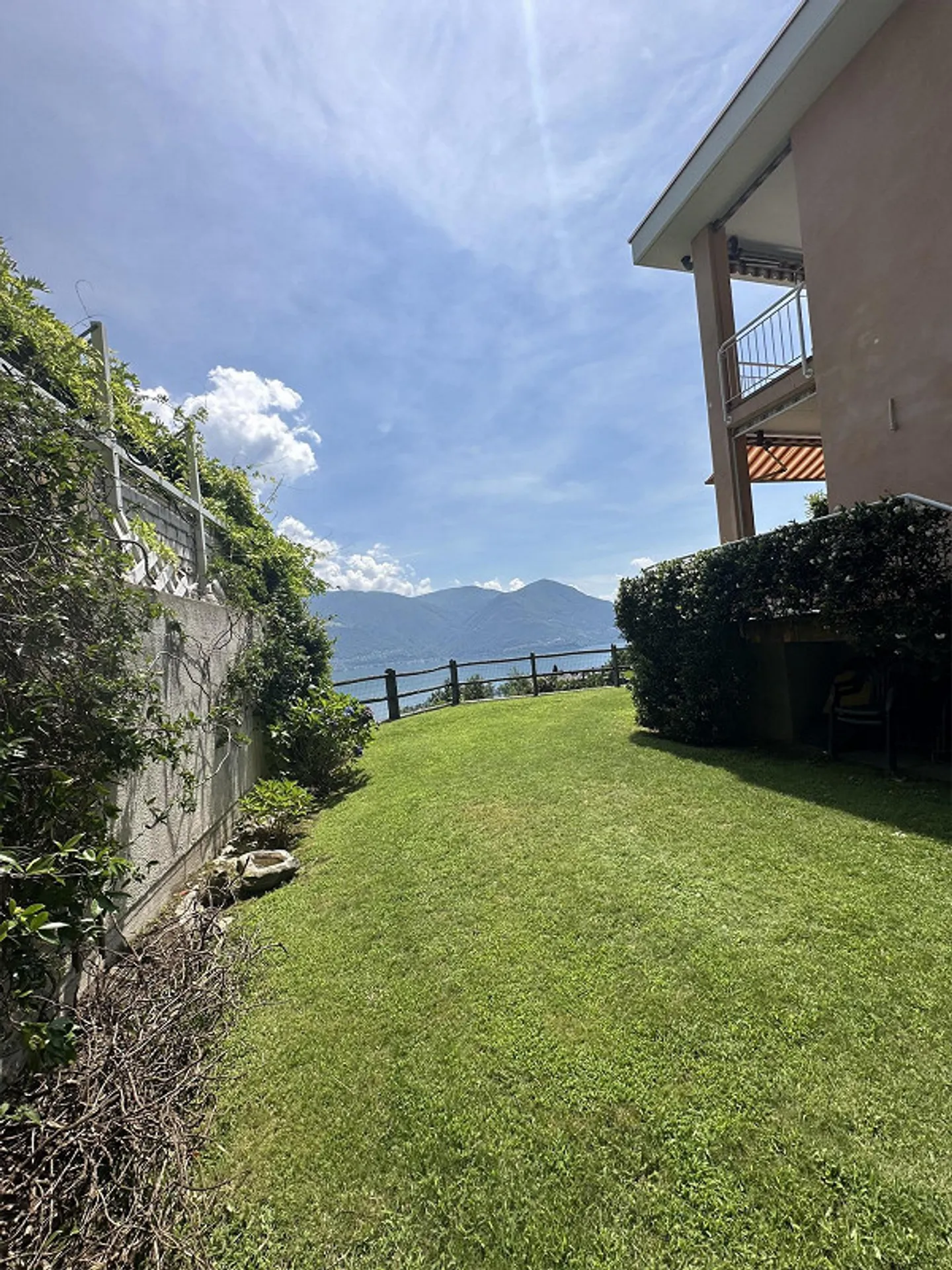 Appartement 2.5 Z avec vue imprenable sur le lac avec résidence secondaire - Photo 5 sur 14