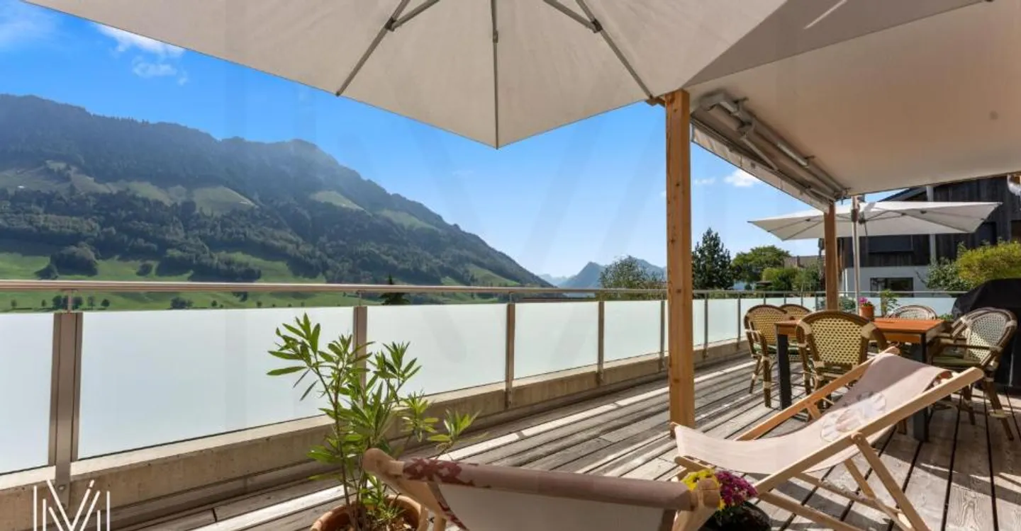 MAGNIFICENT 4.5-ROOM APARTMENT WITH MAGNIFICENT VIEW - Photo 1 of 13