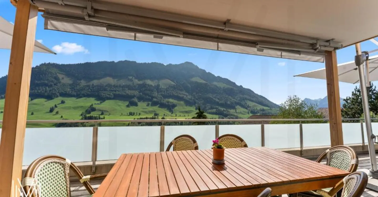 MAGNIFICENT 4.5-ROOM APARTMENT WITH MAGNIFICENT VIEW - Photo 12 of 13