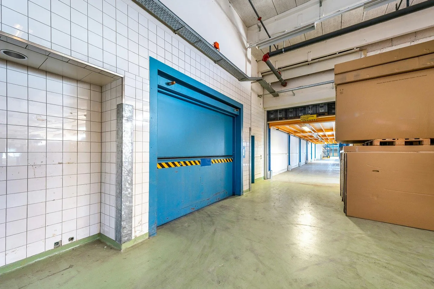 Affordable Storage Spaces with Ideal Infrastructure & Connectivity - Photo 4 of 13