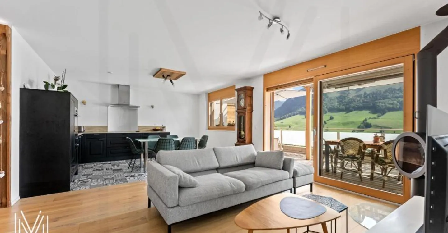 MAGNIFICENT 4.5-ROOM APARTMENT WITH MAGNIFICENT VIEW - Photo 2 of 13