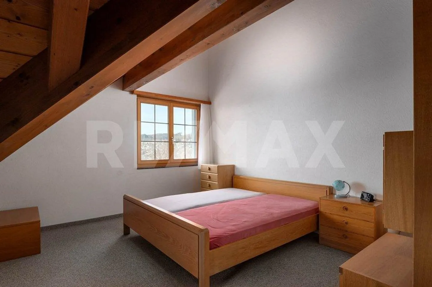 Plenty of Space in a Beautiful Location with a View over Bäretswil - Photo 11 of 13