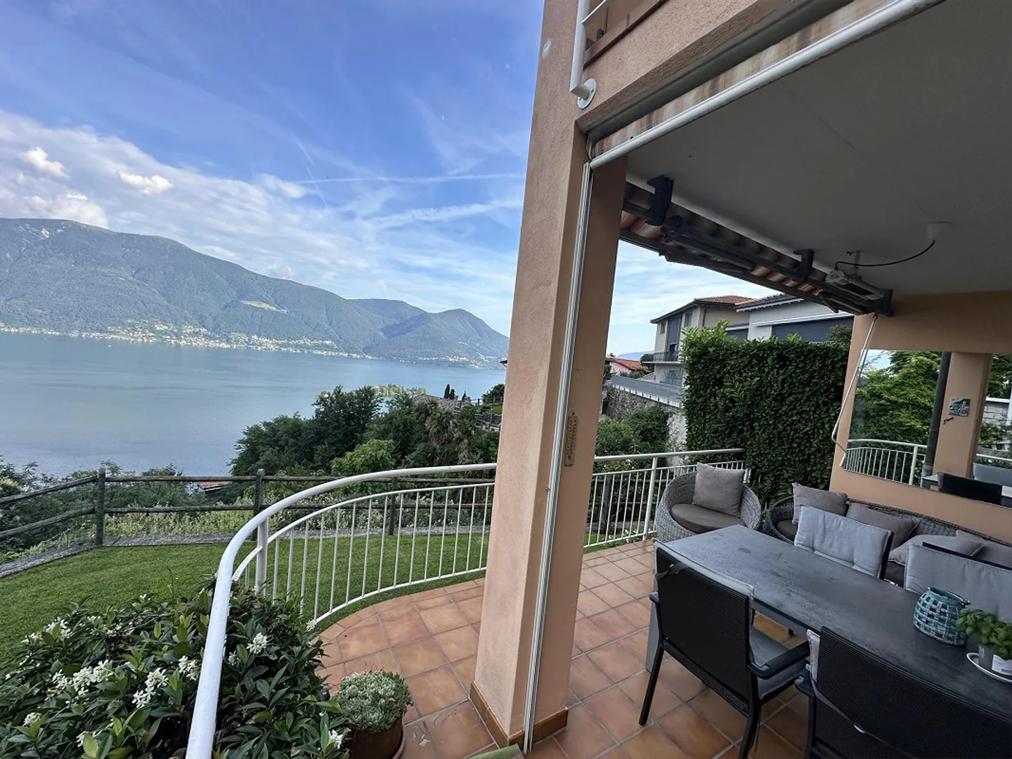 Appartement 2.5 Z avec vue imprenable sur le lac avec résidence secondaire - Photo 11 sur 14