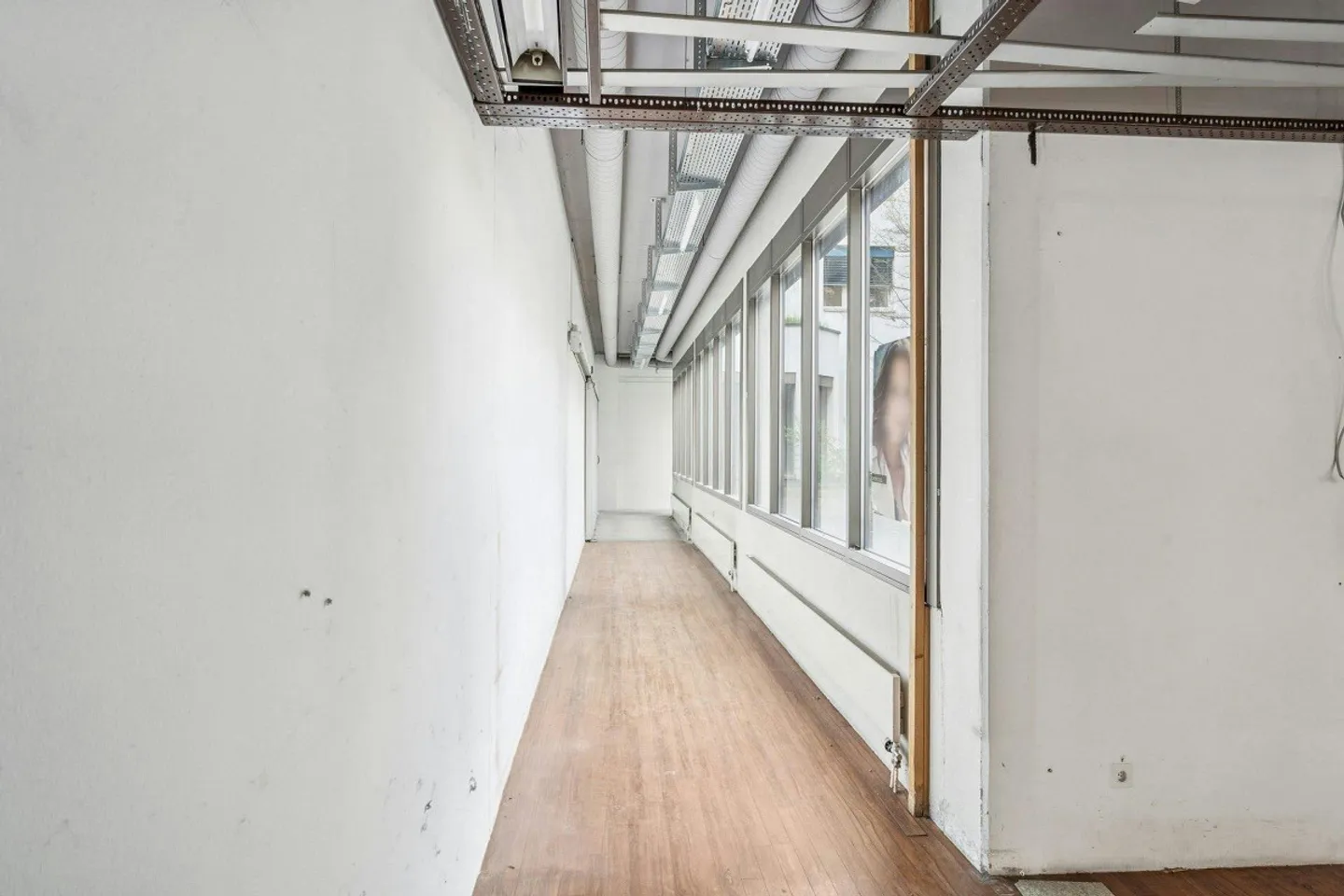 Space for Visions: Generous Commercial Space in Lively Kleinbasel - Photo 5 of 12