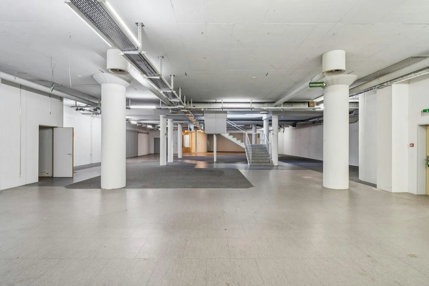 Space for Visions: Generous Commercial Space in Lively Kleinbasel - Photo 7 of 12