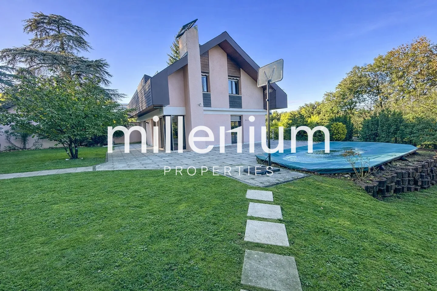 Large furnished house with swimming pool in Versoix - Photo 14 of 14