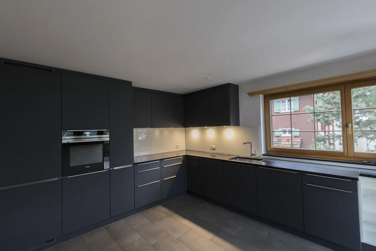Sunny 4.5 Room Apartment - Photo 1 of 11