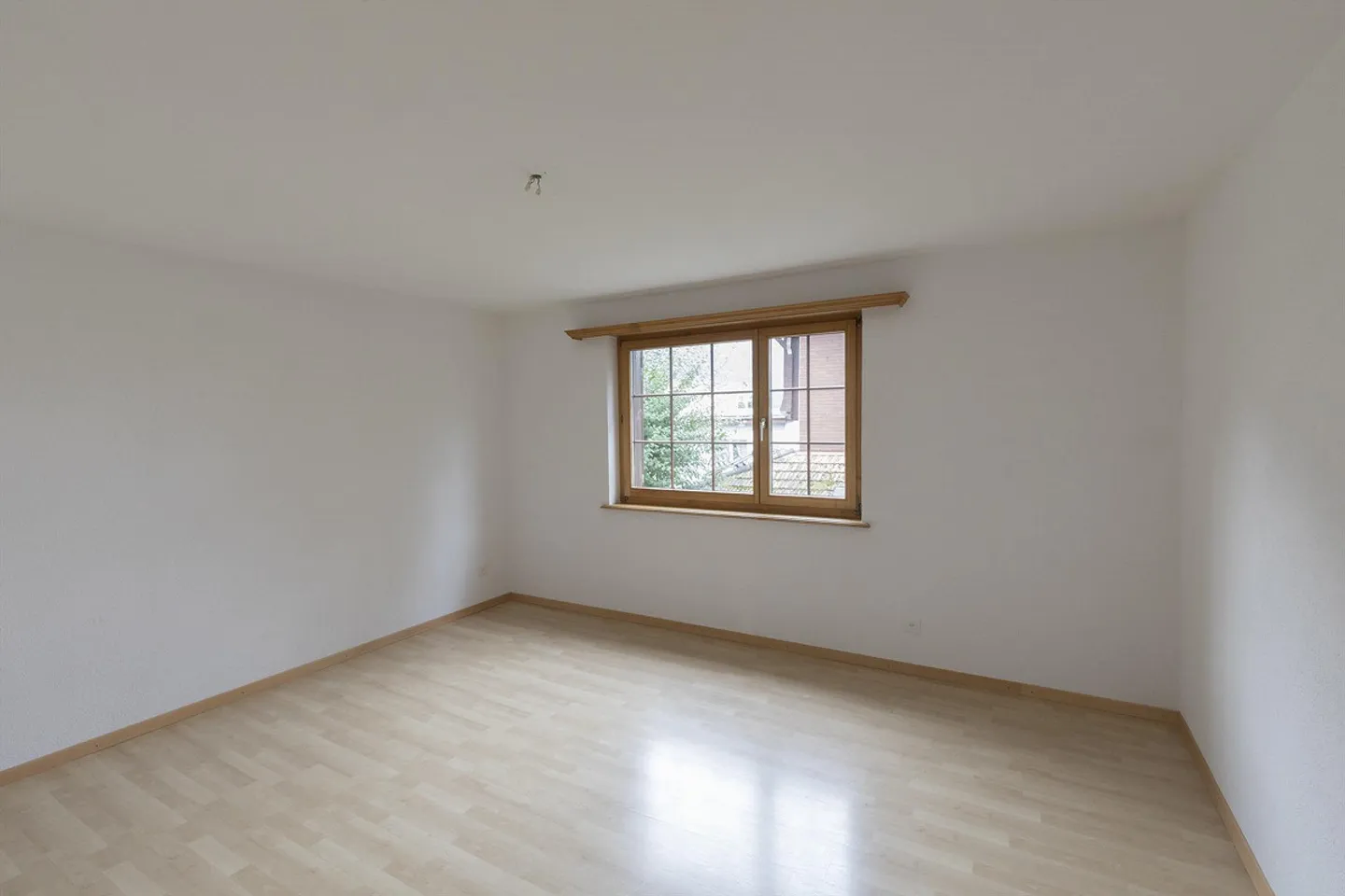 Sunny 4.5 Room Apartment - Photo 8 of 11