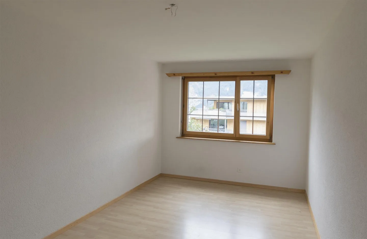 Sunny 4.5 Room Apartment - Photo 7 of 11