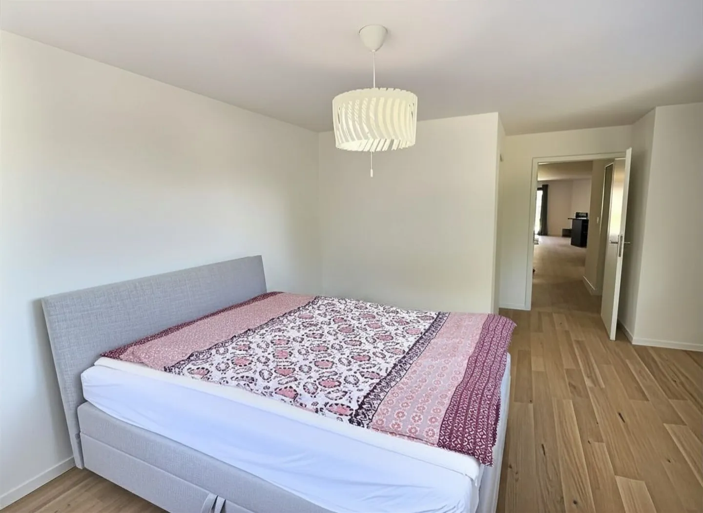 Exclusively - Stunning apartment in a green setting - Photo 6 of 11