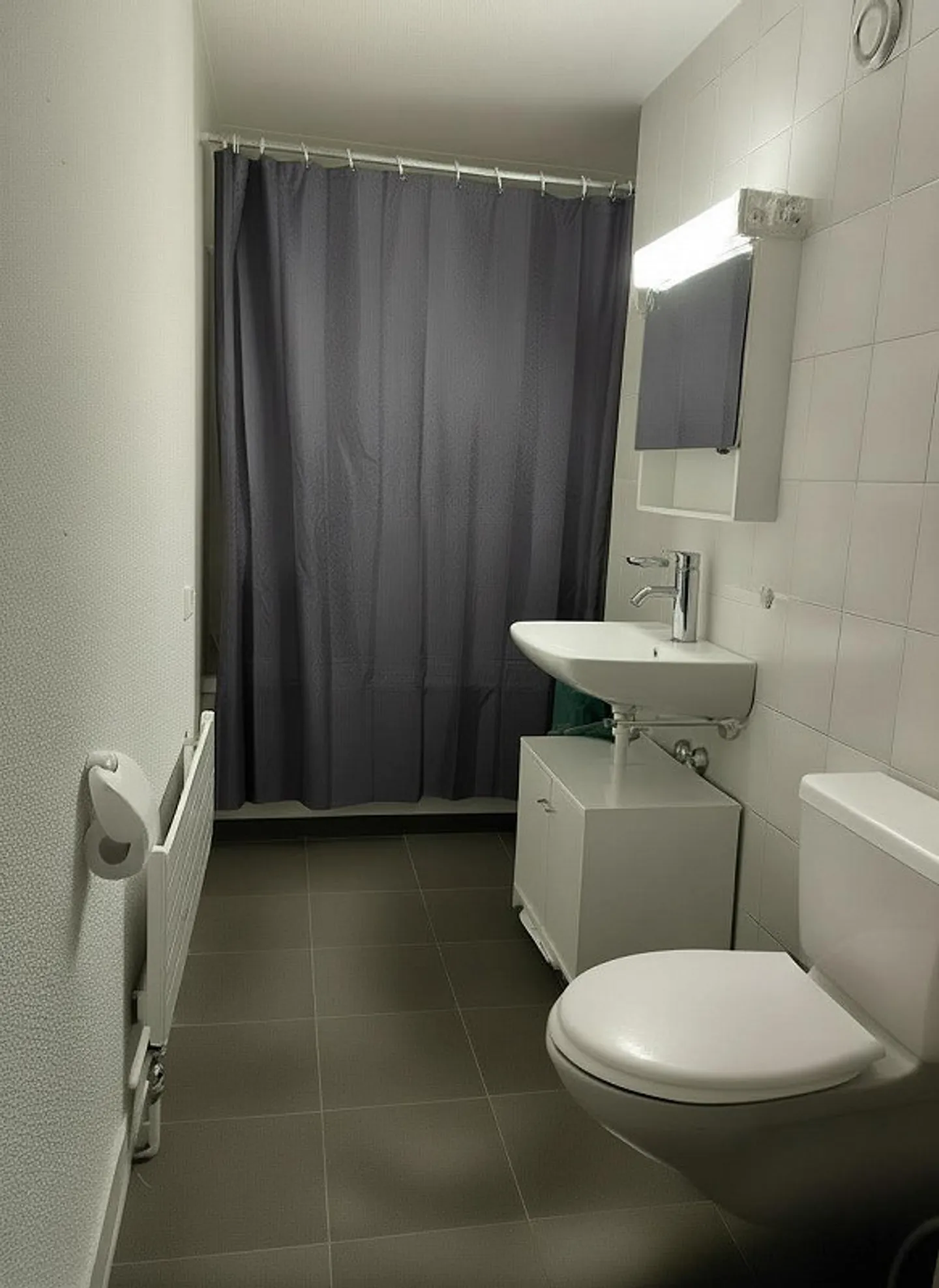 Vivre avec un espace vert | Charmant appartement de 1,5 pièce au rez-de-chaussée - Photo 3 sur 10