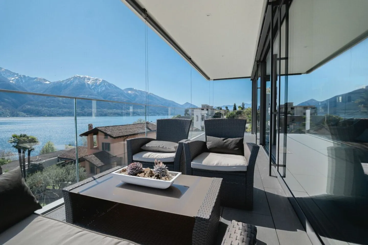 IN VENDITA A MINUSIO - moderna villa bifamiliare con vista lago - Foto 13 di 34