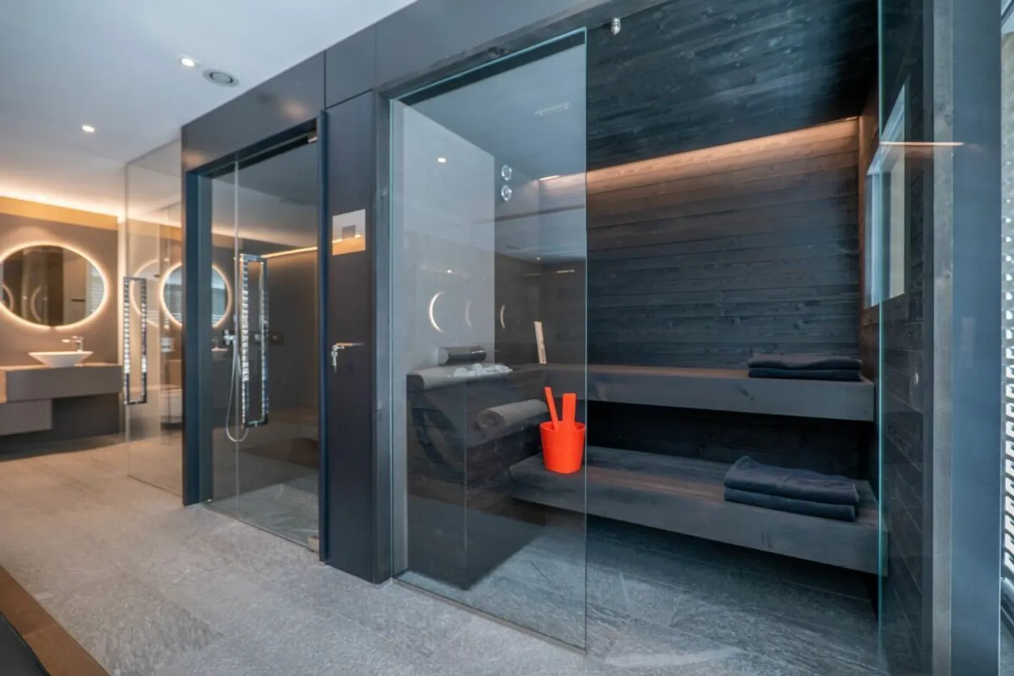 IN VENDITA A MINUSIO - moderna villa bifamiliare con vista lago - Foto 18 di 34