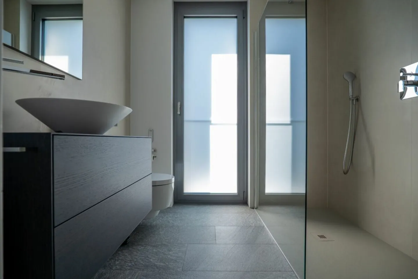 IN VENDITA A MINUSIO - moderna villa bifamiliare con vista lago - Foto 24 di 34