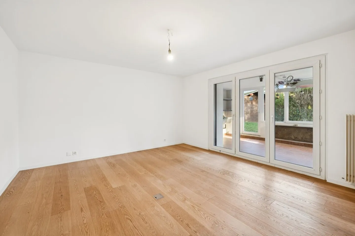 SUPERB INDIVIDUAL HOUSE RENOVATED IN A VILLA NEIGHBORHOOD - Photo 10 of 15