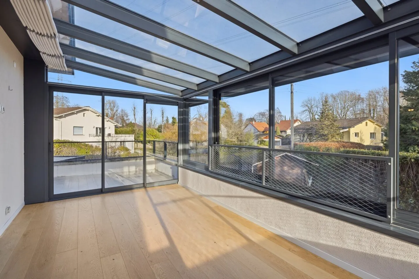 SUPERB INDIVIDUAL HOUSE RENOVATED IN A VILLA NEIGHBORHOOD - Photo 6 of 15