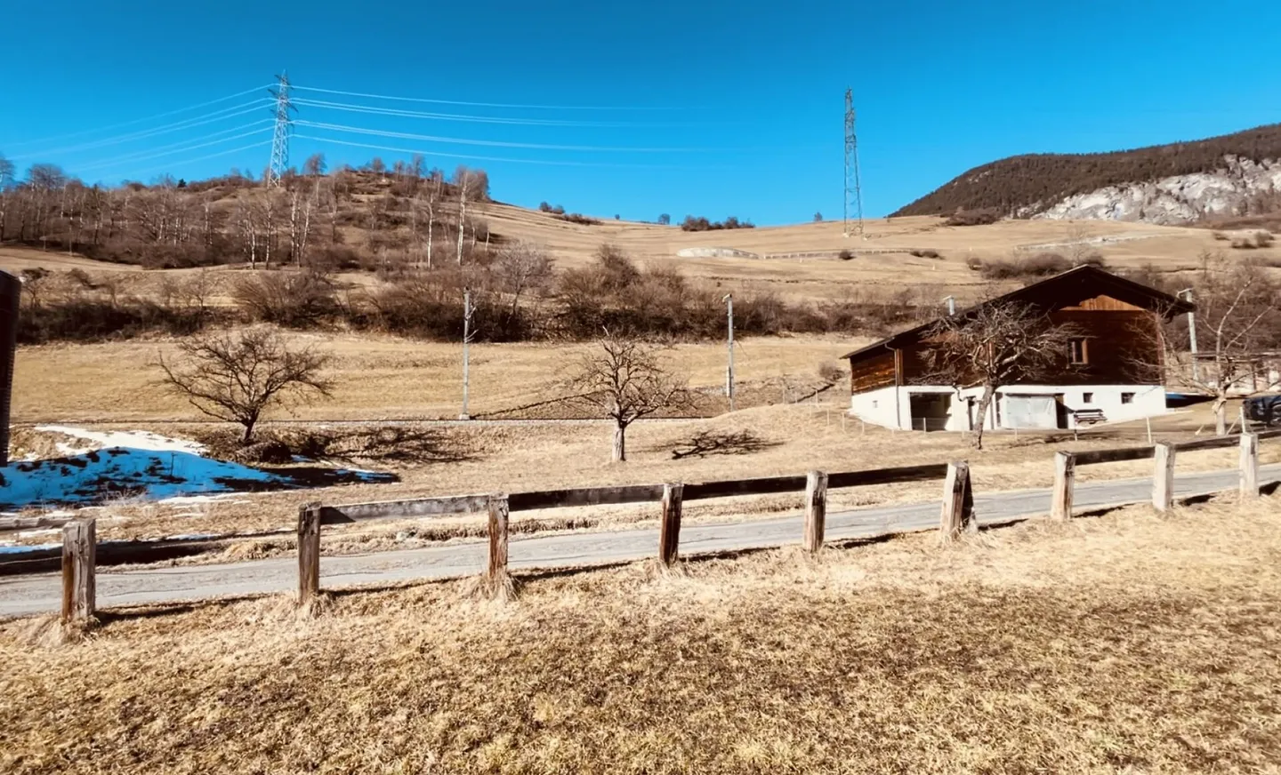 Sunny, quiet and an unobstructed panorama - Photo 3 of 3