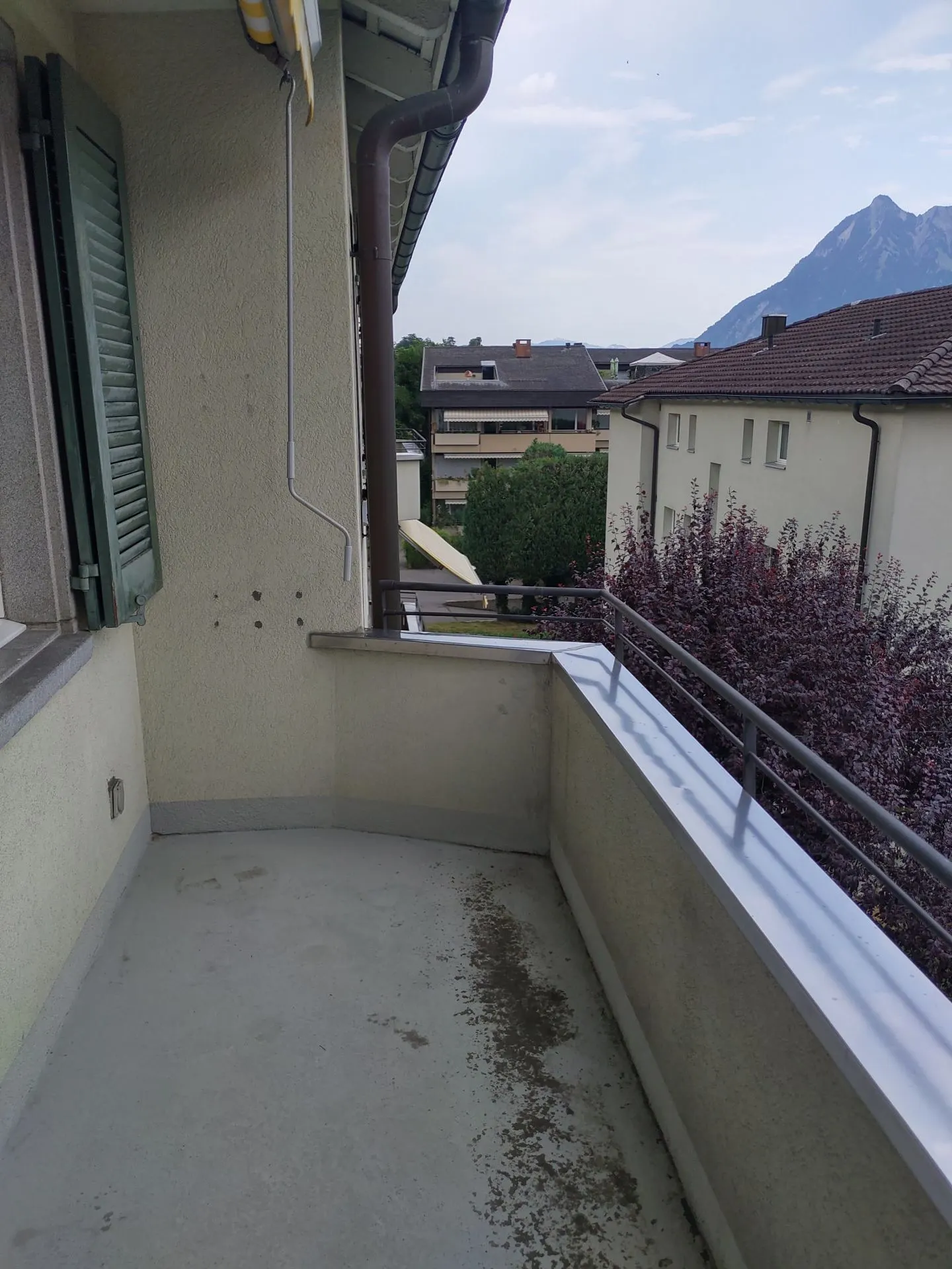 Sunny 4-room apartment with mountain view - Photo 7 of 9