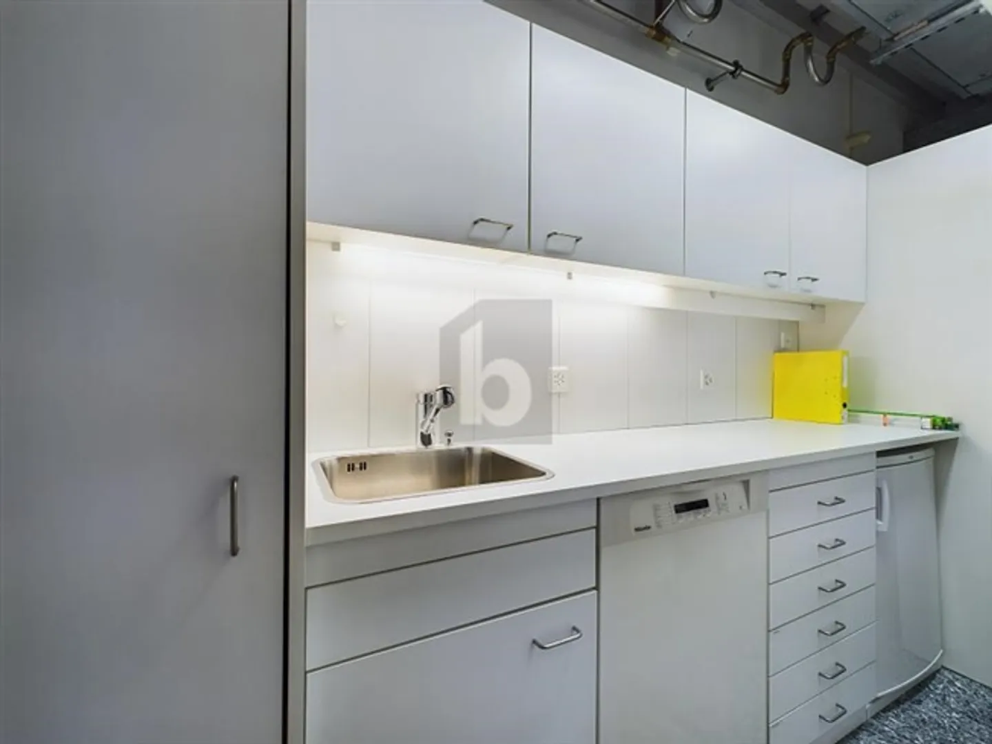 SPACIEUX DANS UN EMPLACEMENT IDÉAL - Photo 4 sur 5