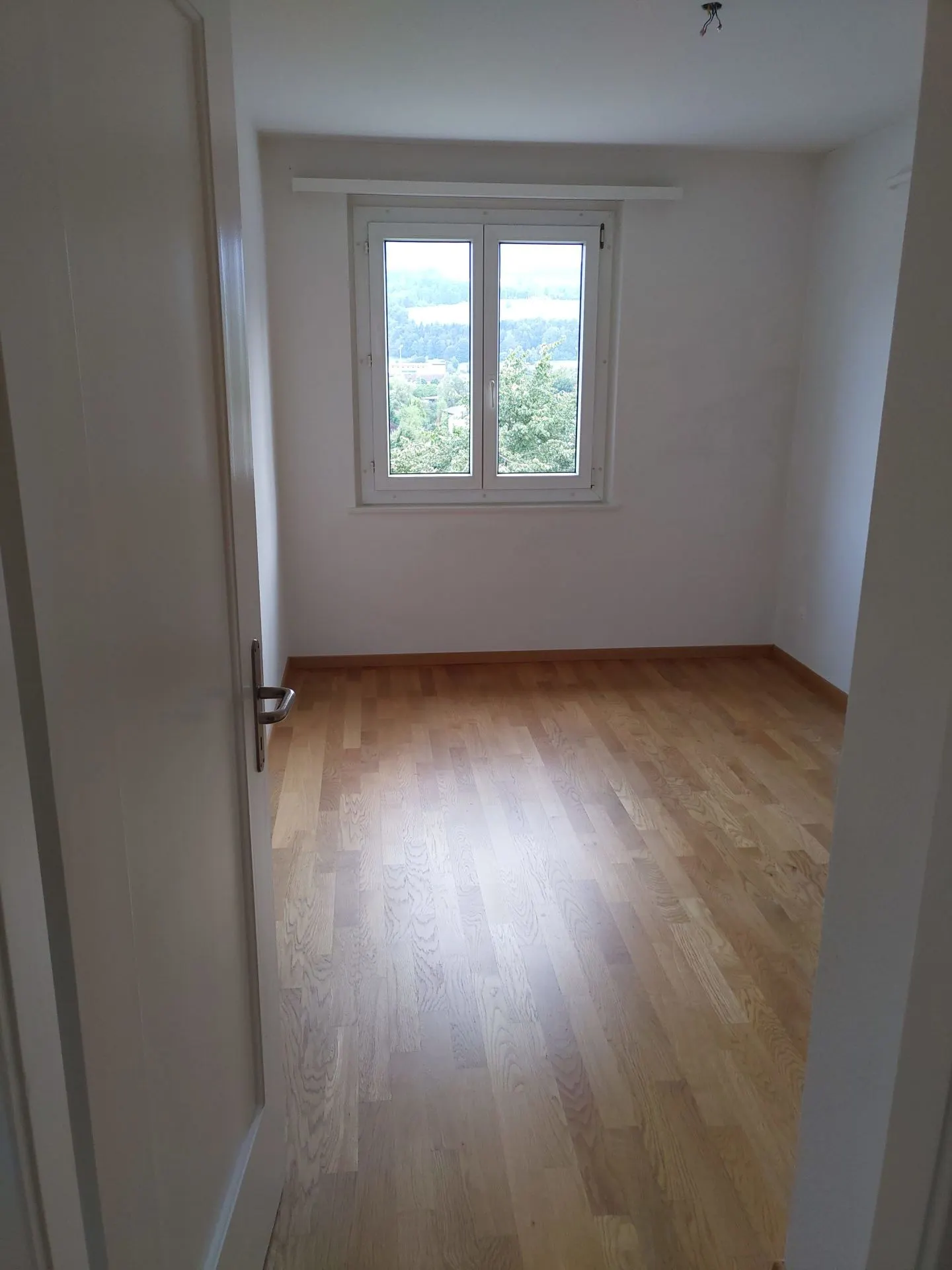 Sunny 4-room apartment with mountain view - Photo 5 of 9