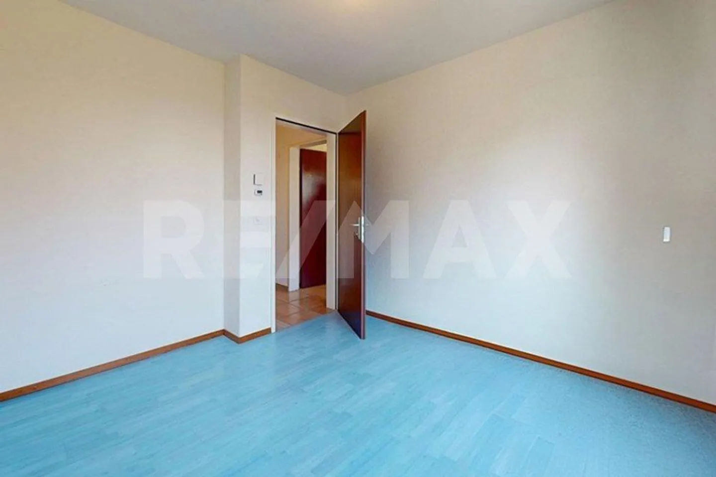 Stylish 5.5-room apartment with winter garden, large terrace and... - Photo 12 of 13