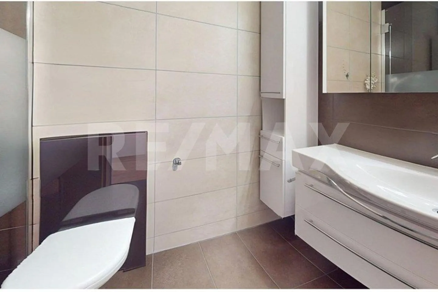 Stylish 5.5-room apartment with winter garden, large terrace and... - Photo 9 of 13