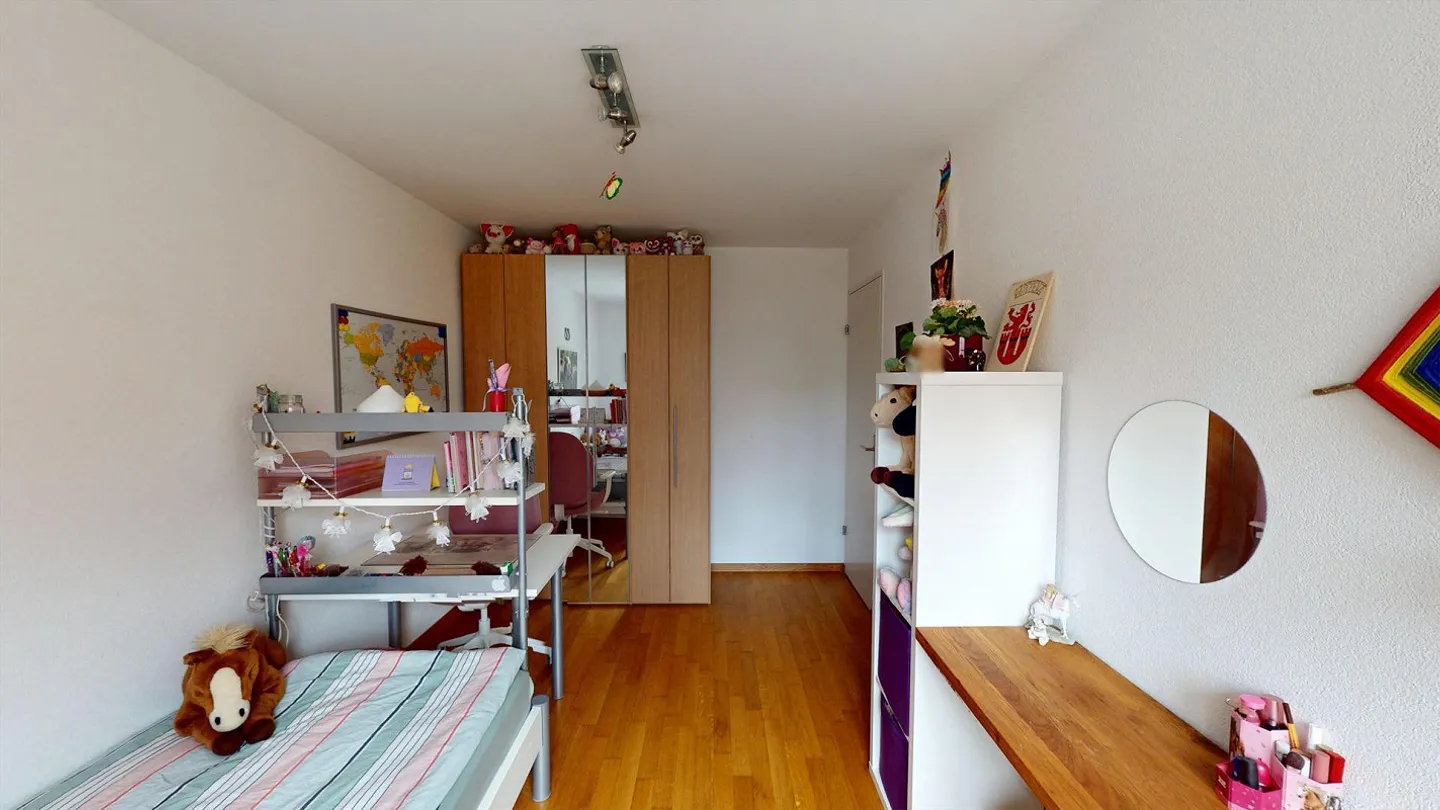 Family-friendly 6.5 room single-family house on a sun-drenched plot in Muttenz - Photo 9 of 14