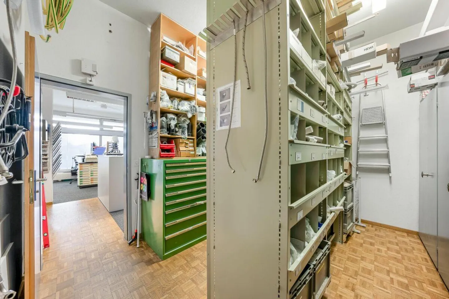 Gewerberäumlichkeiten mit Werkstatt und Büro - Perfekt für Ihr Unternehmen! - Foto 6 von 18