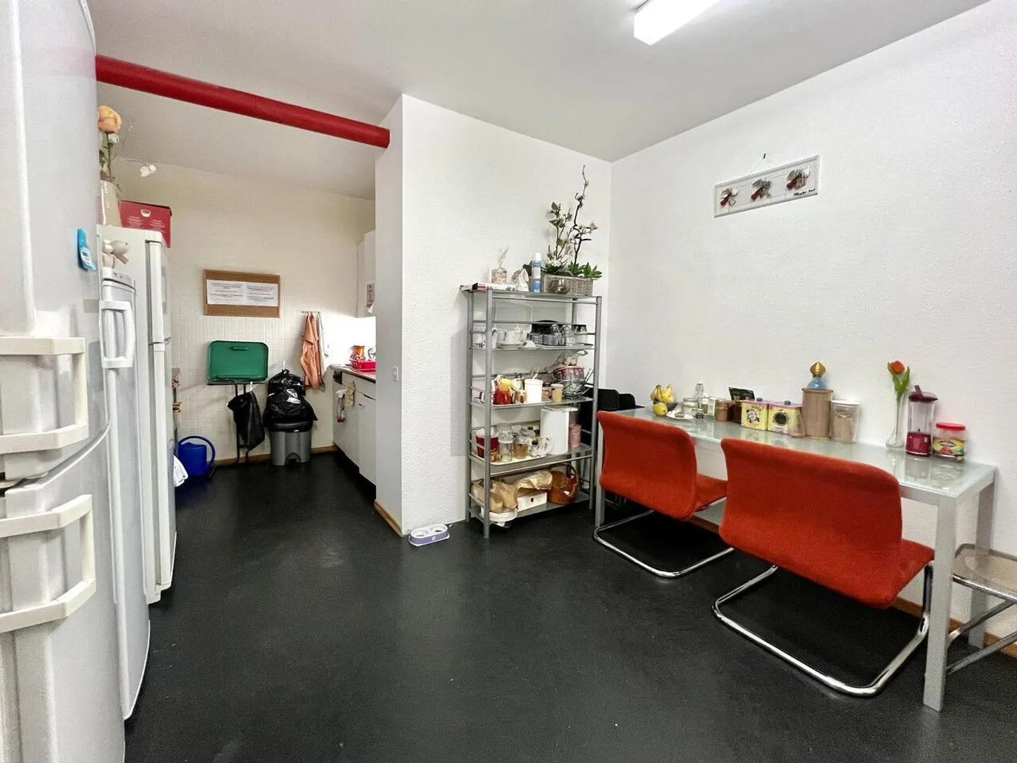 BÜRO MIT SONNENLICHTEM, RUHIGEM PRIVATBÜRO MIT BAUMSICHT - Foto 5 von 6