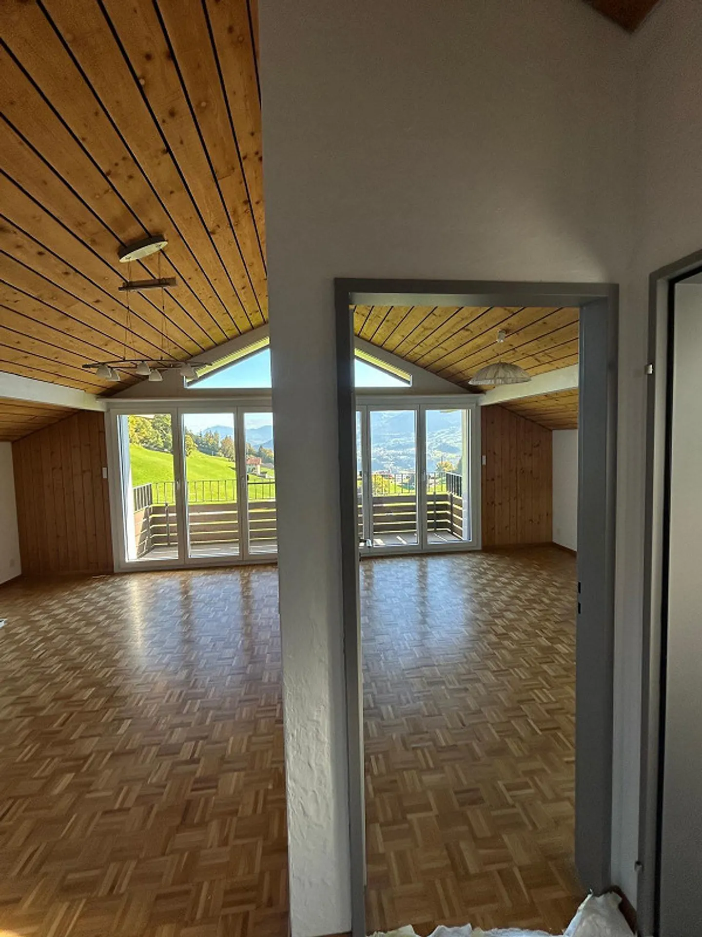 2.5 Room Attic Apartment - Photo 2 of 4