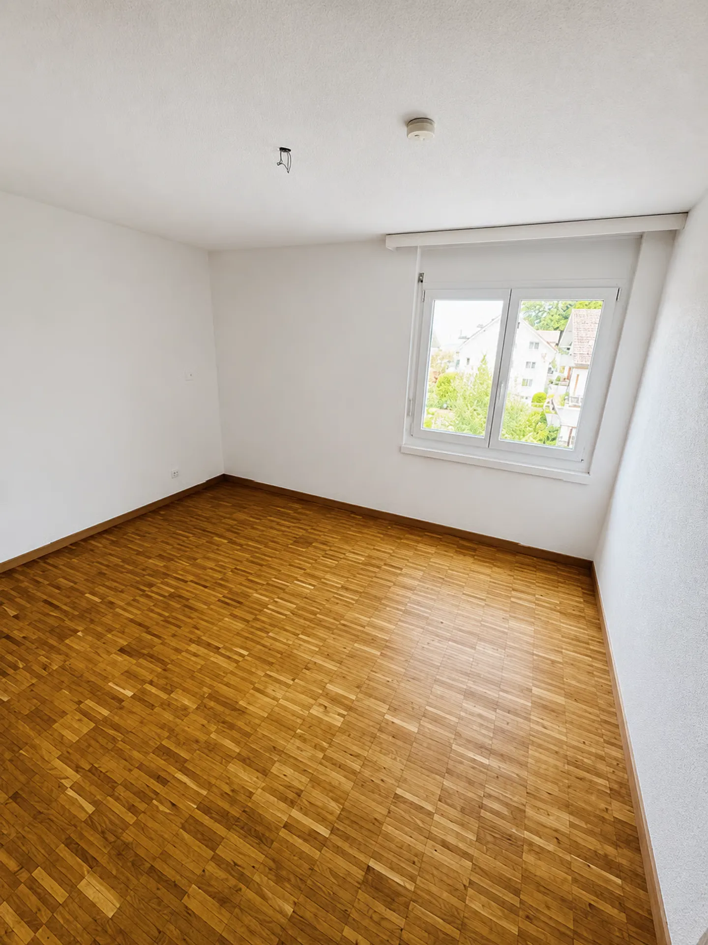 Helle Familienwohnung mit Balkon und 2 Bädern / 2 Parkplätze möglich - Foto 7 di 11