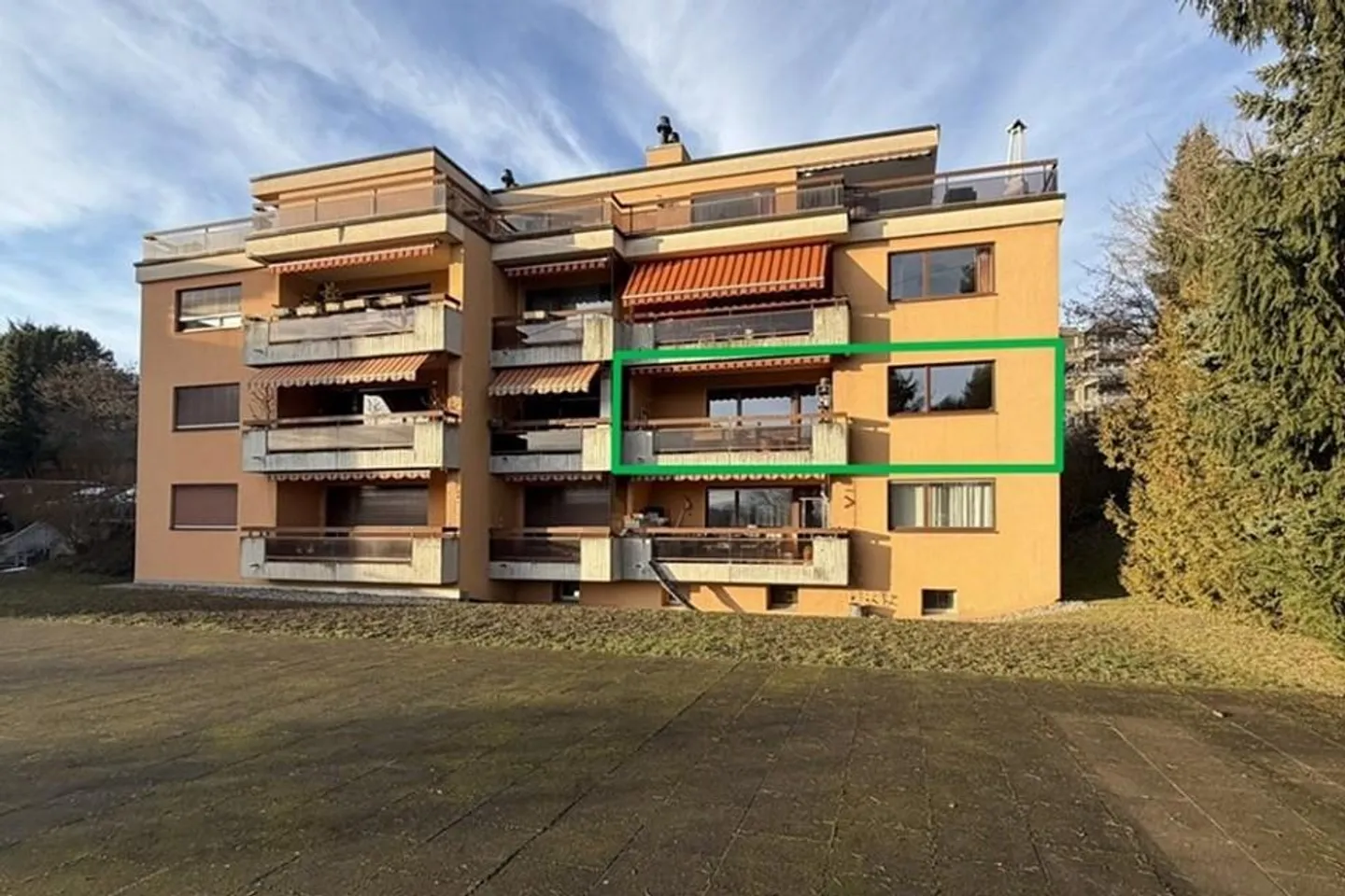 Luminoso appartamento 4.5 stanze completamente ristrutturato con camino e balcone - Foto 1 di 8