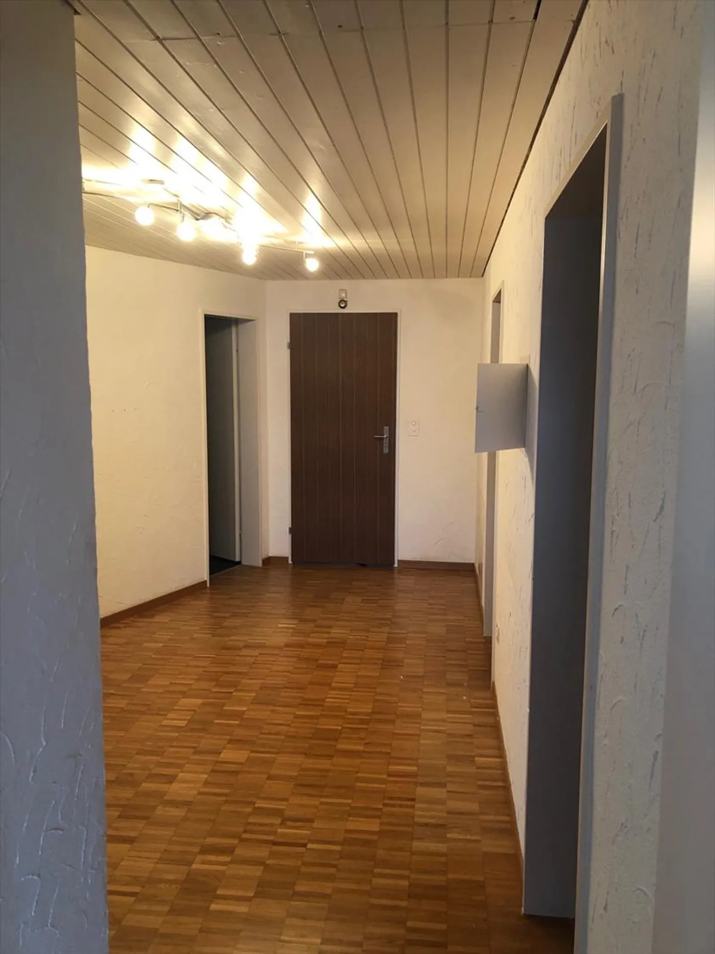 Grand appartement sous les combles - Photo 5 sur 9