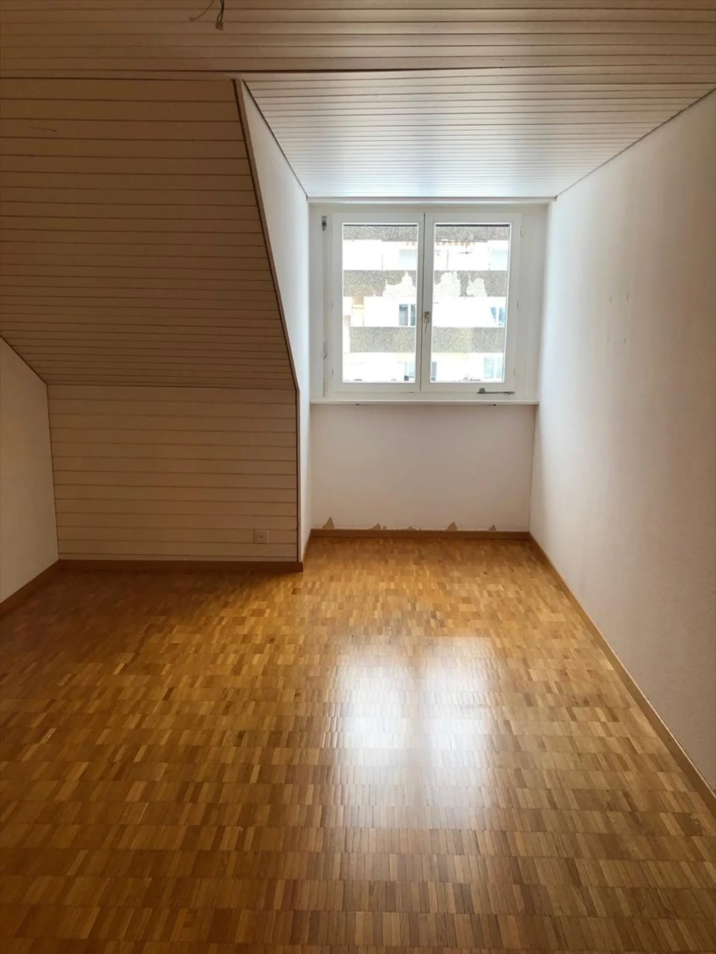 Grand appartement sous les combles - Photo 6 sur 9