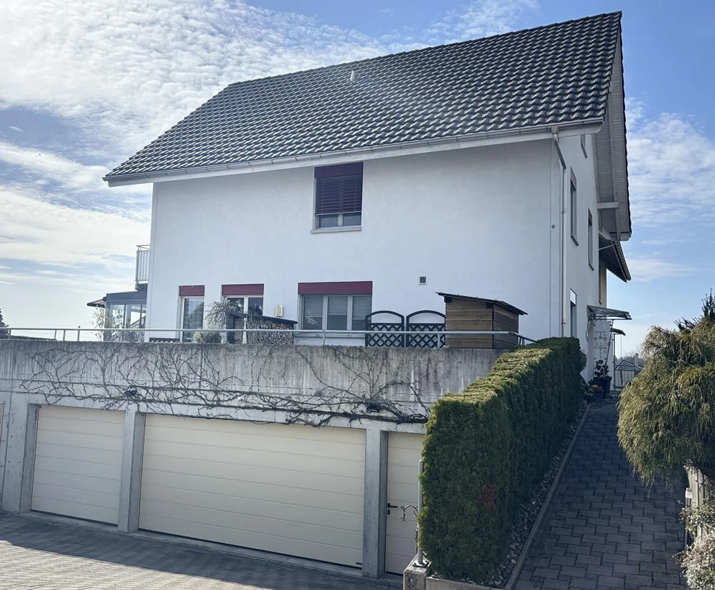 Maison semi-détachée de 6 ½ pièces dans un emplacement ensoleillé et calme - Photo 2 sur 23