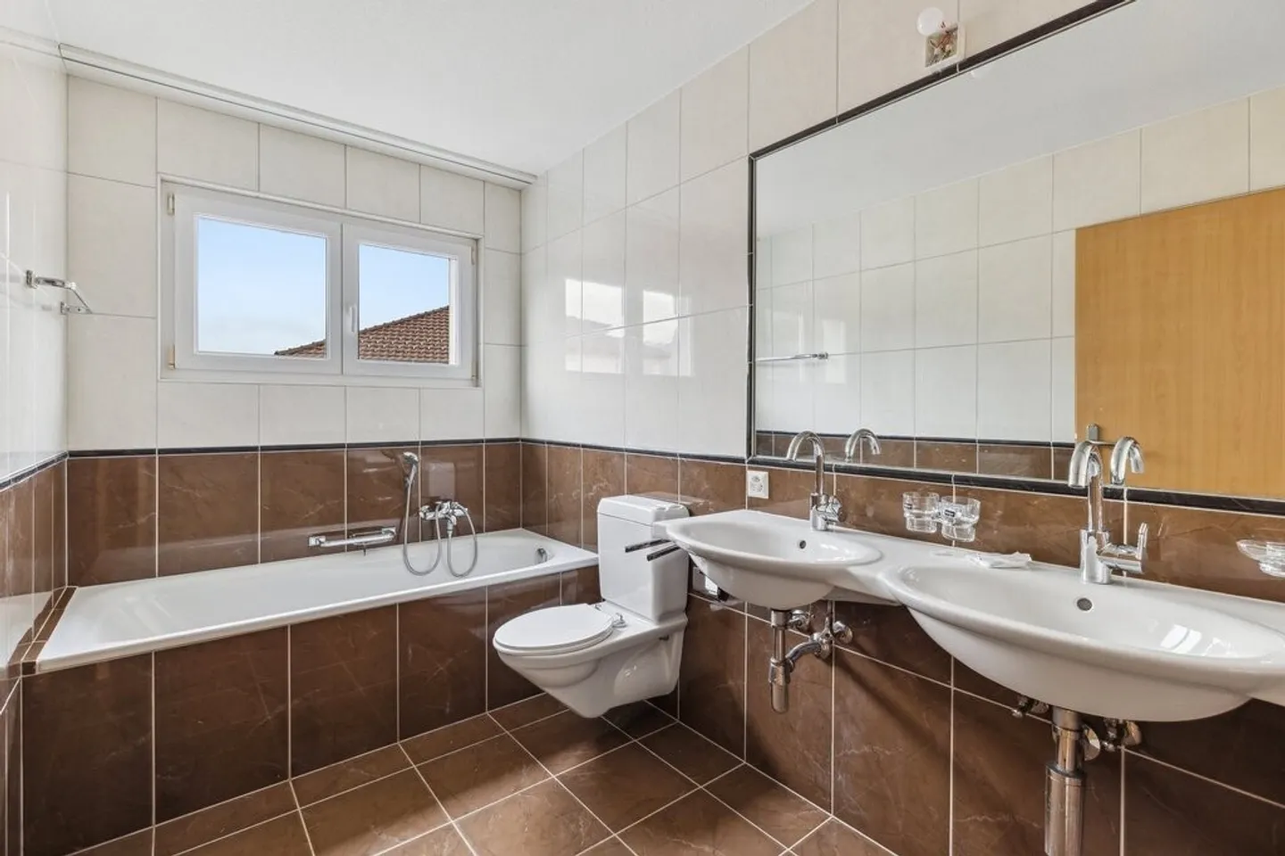 Spacious Apartment in Sierre - Photo 6 of 9