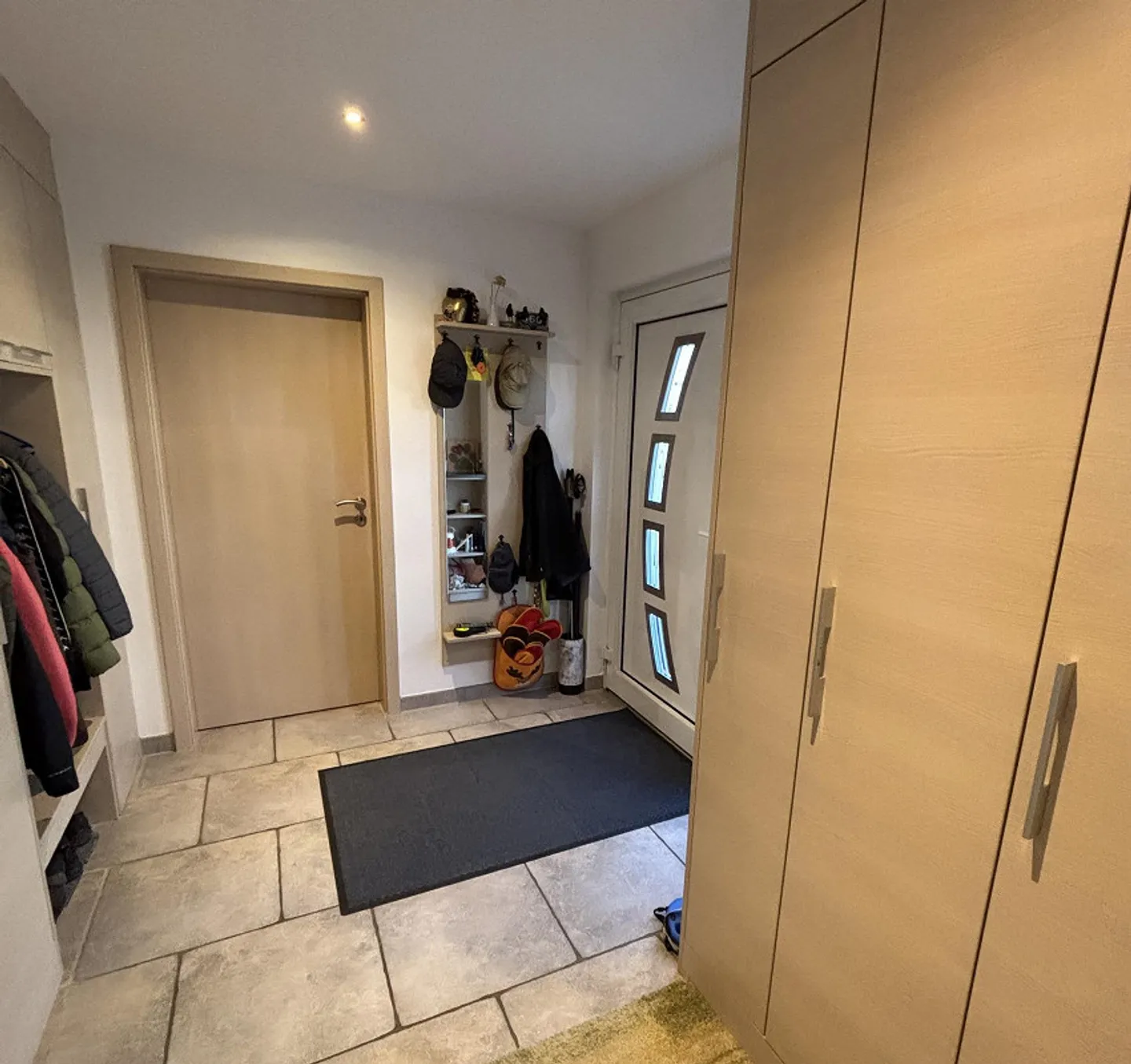 Maison semi-détachée de 6 ½ pièces dans un emplacement ensoleillé et calme - Photo 4 sur 23