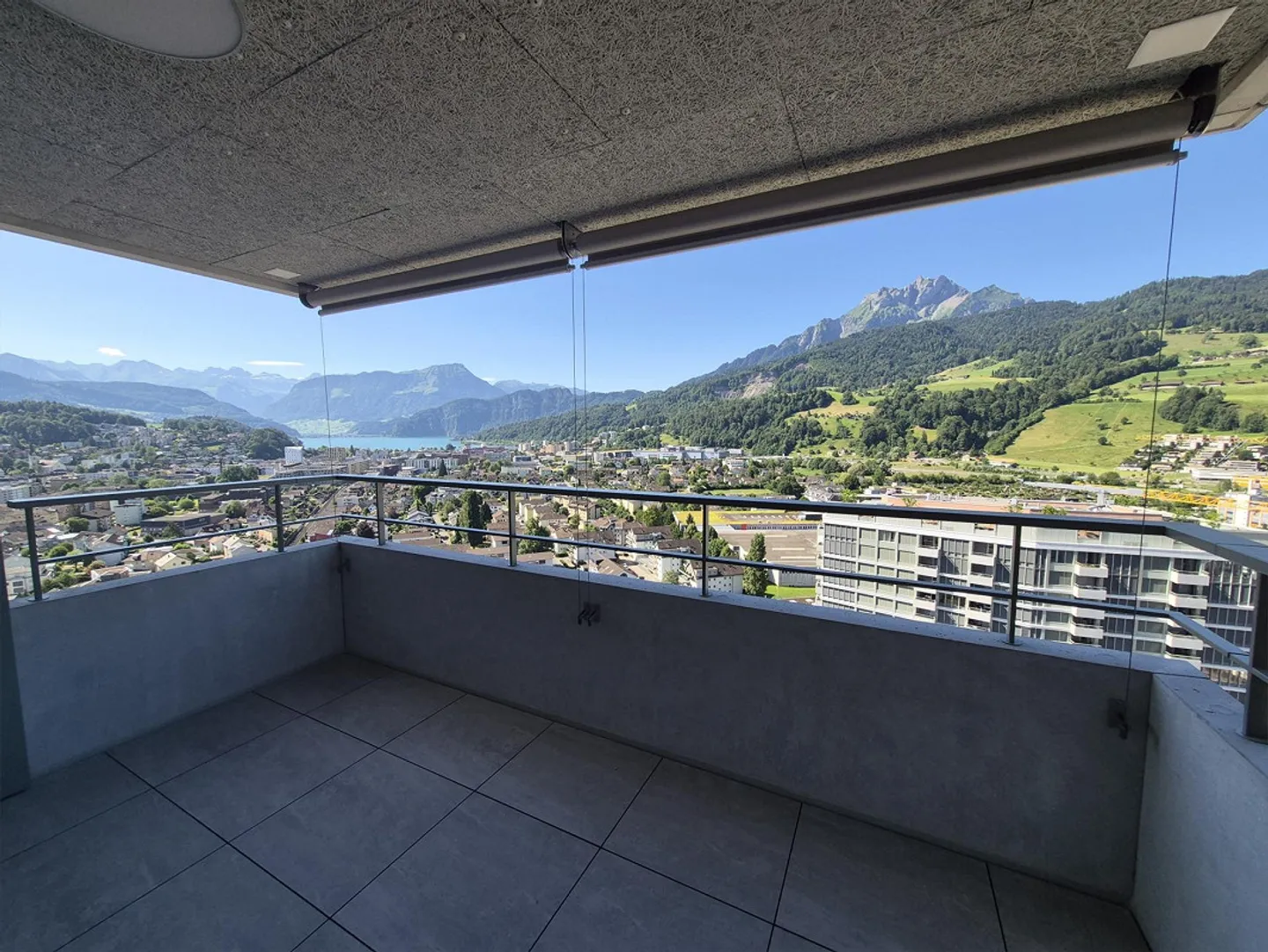 Appartement 2.5 pièces dans la tour Pilatus - Photo 7 sur 8