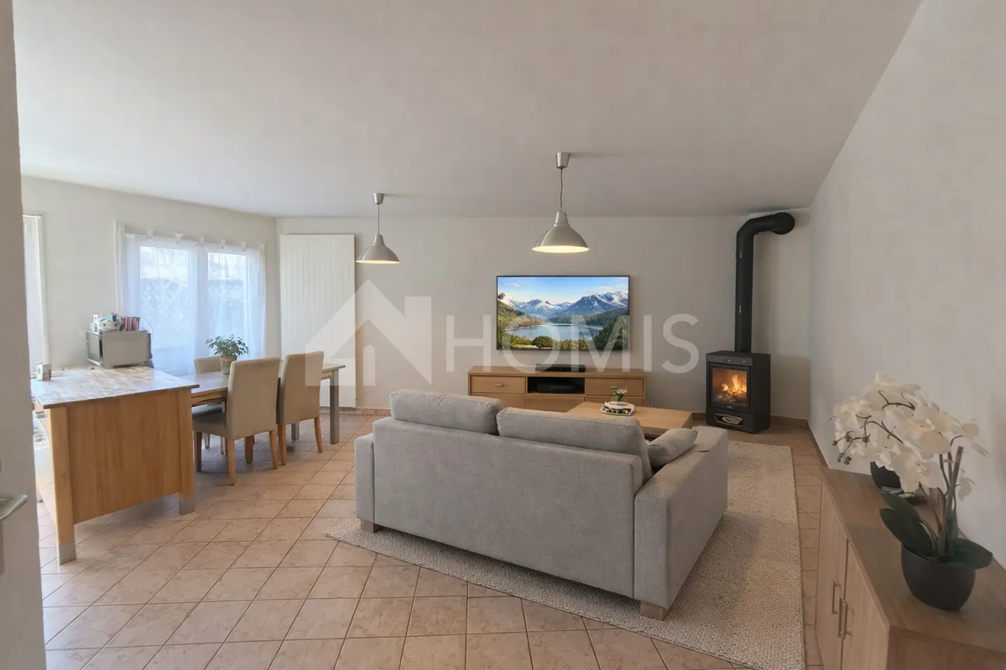 Charmante 4,5-Zimmer-Duplexwohnung mit Terrasse und Garten - Foto 2 von 14