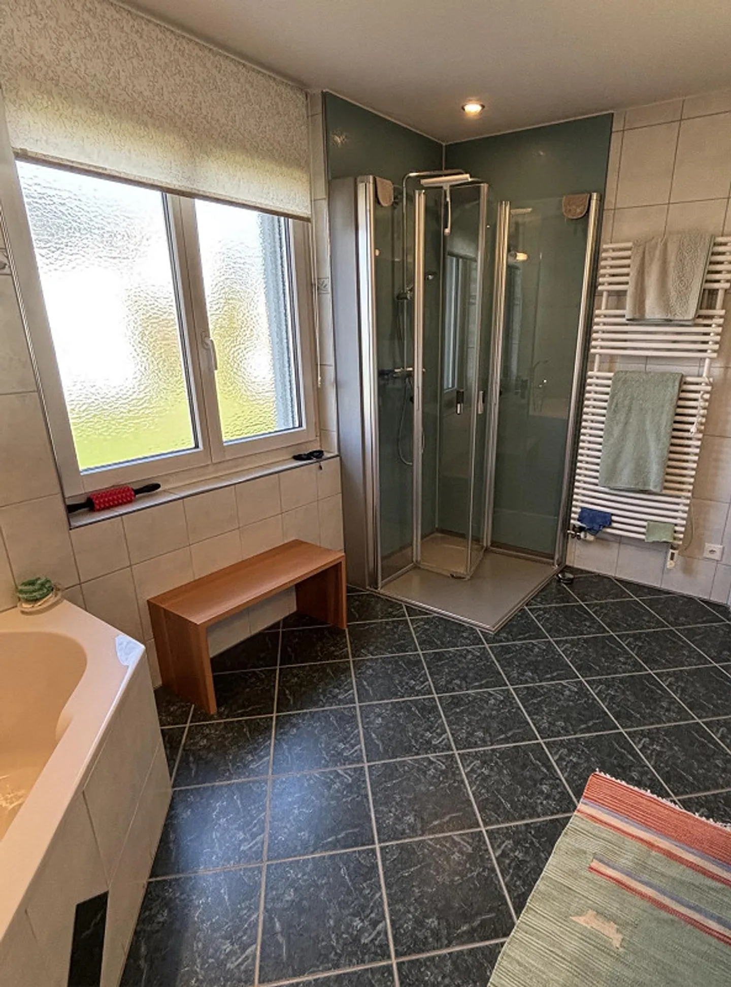 Maison semi-détachée de 6 ½ pièces dans un emplacement ensoleillé et calme - Photo 13 sur 23