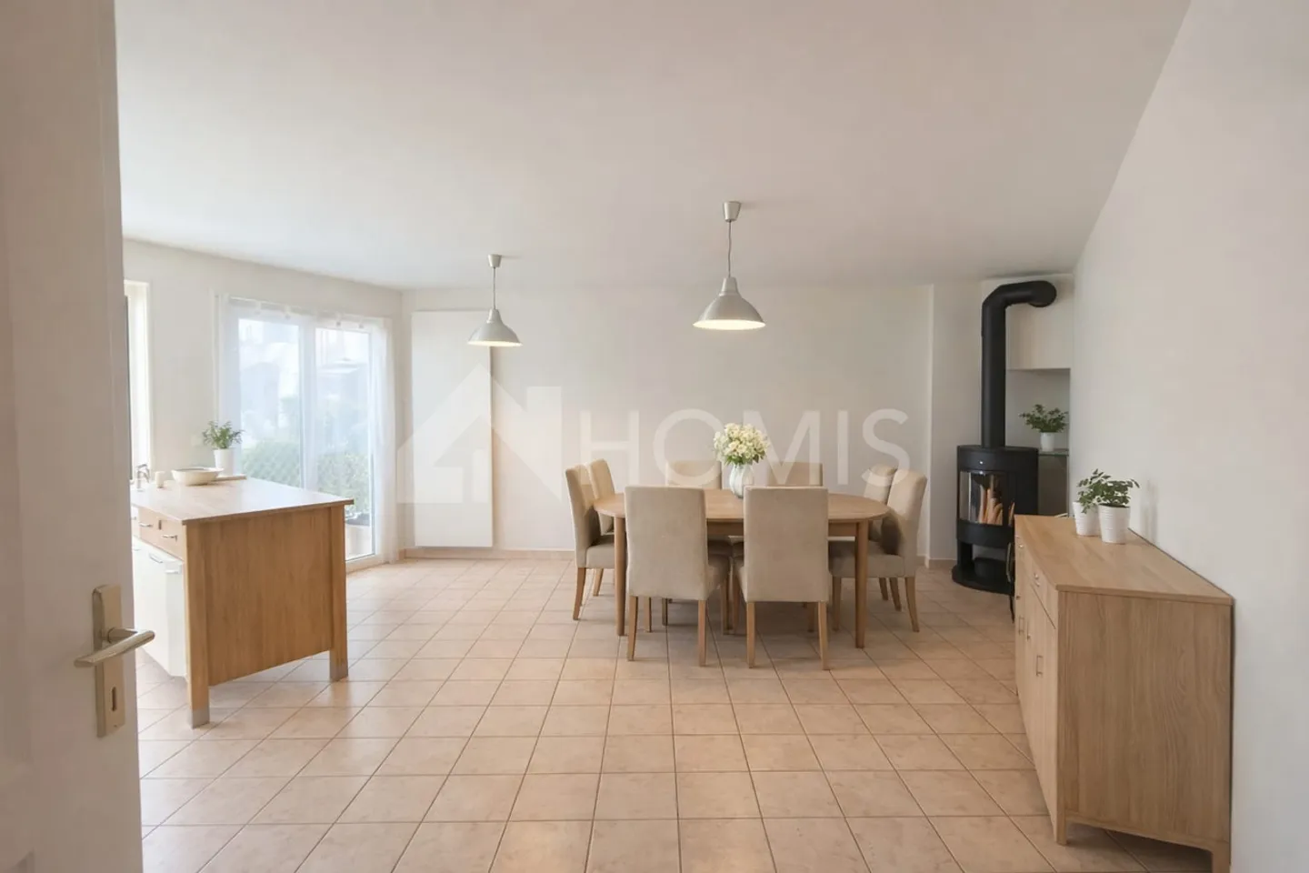 Charmante 4,5-Zimmer-Duplexwohnung mit Terrasse und Garten - Foto 3 von 14