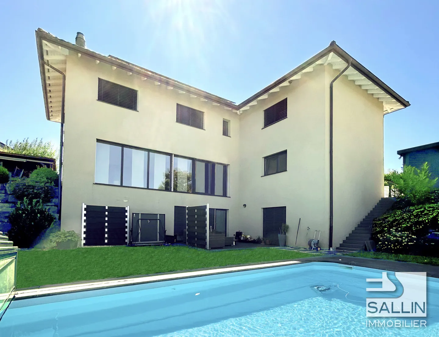 Luxury property with pool and 2½-room apartment - Photo 11 of 11