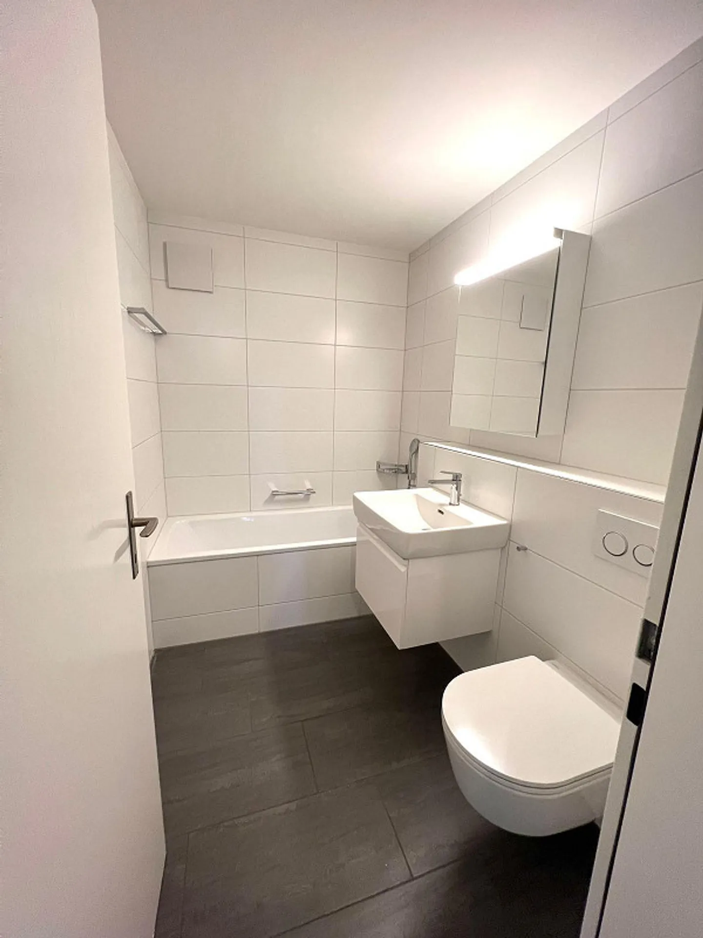 Moderne 4.5 Zimmerwohnung - Foto 4 von 12