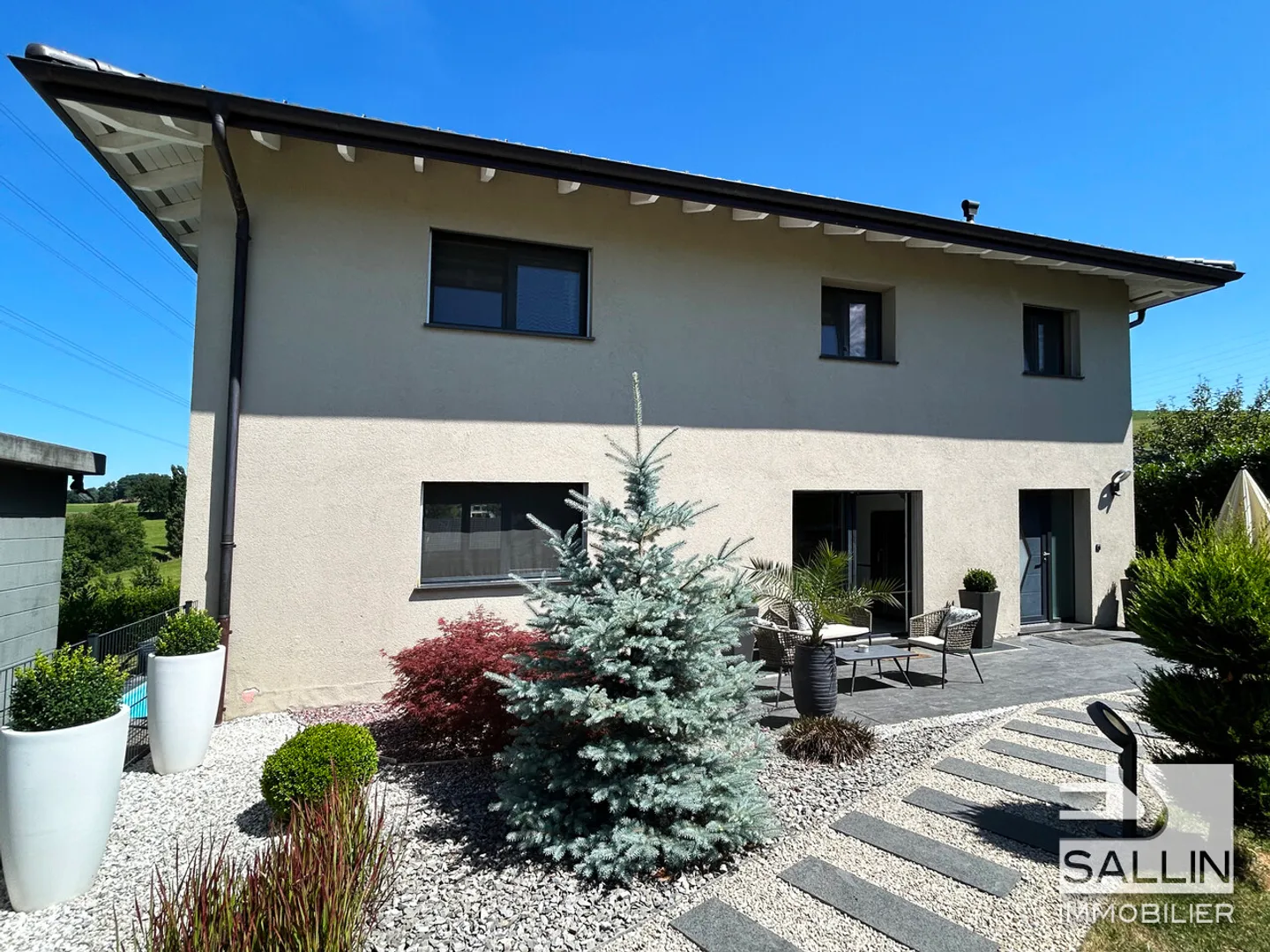 Luxury property with pool and 2½-room apartment - Photo 10 of 11