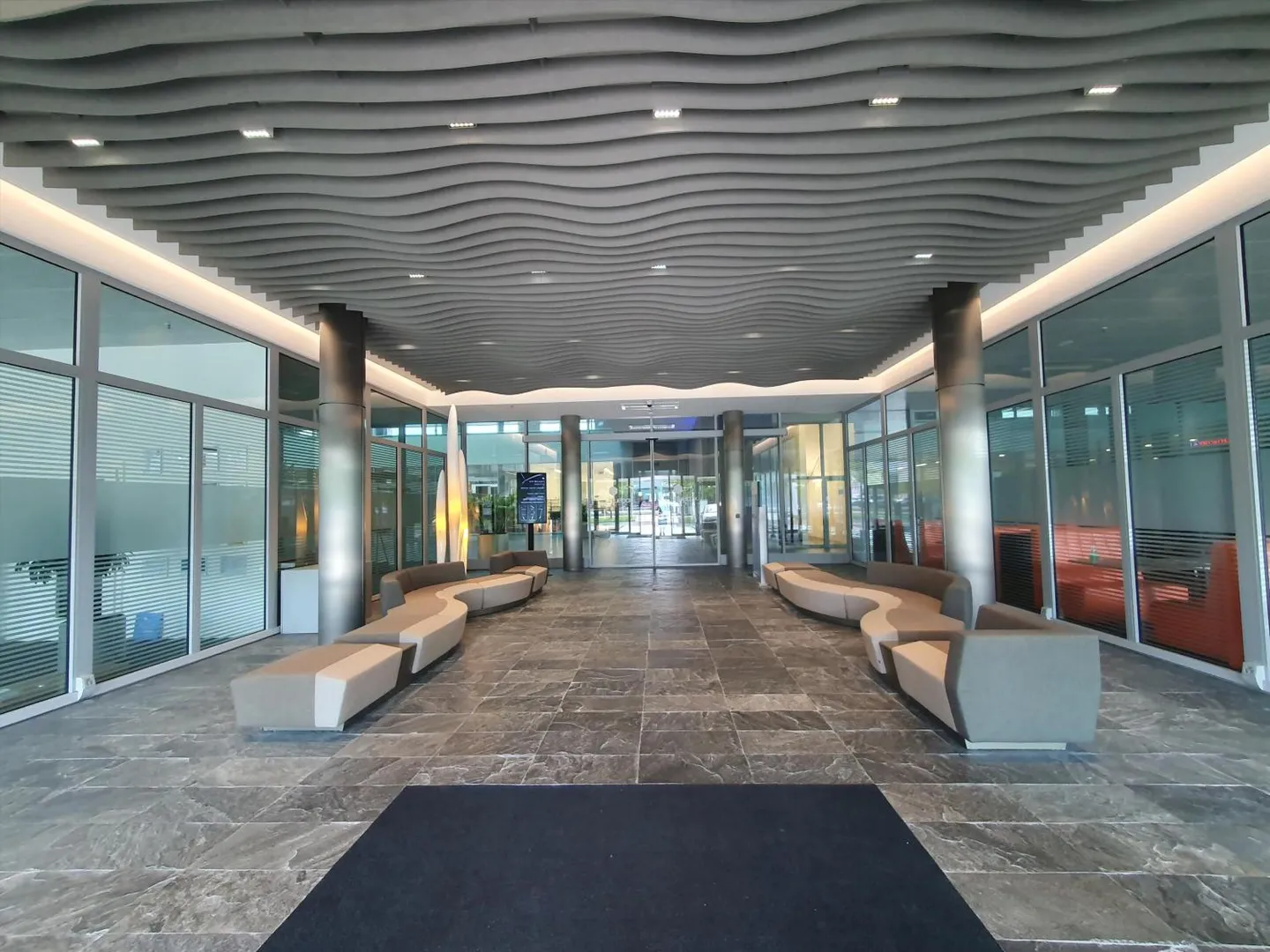 Bureau de 41 m2 avec espaces communs - Photo 3 sur 8