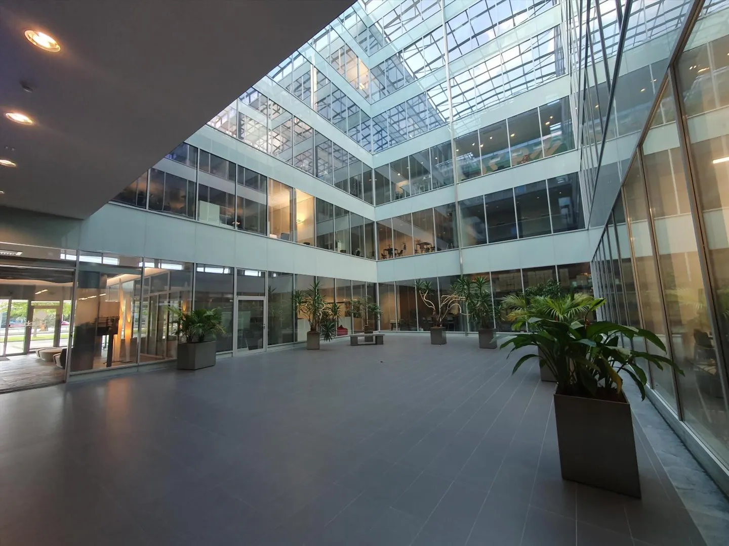 Bureau de 41 m2 avec espaces communs - Photo 4 sur 8