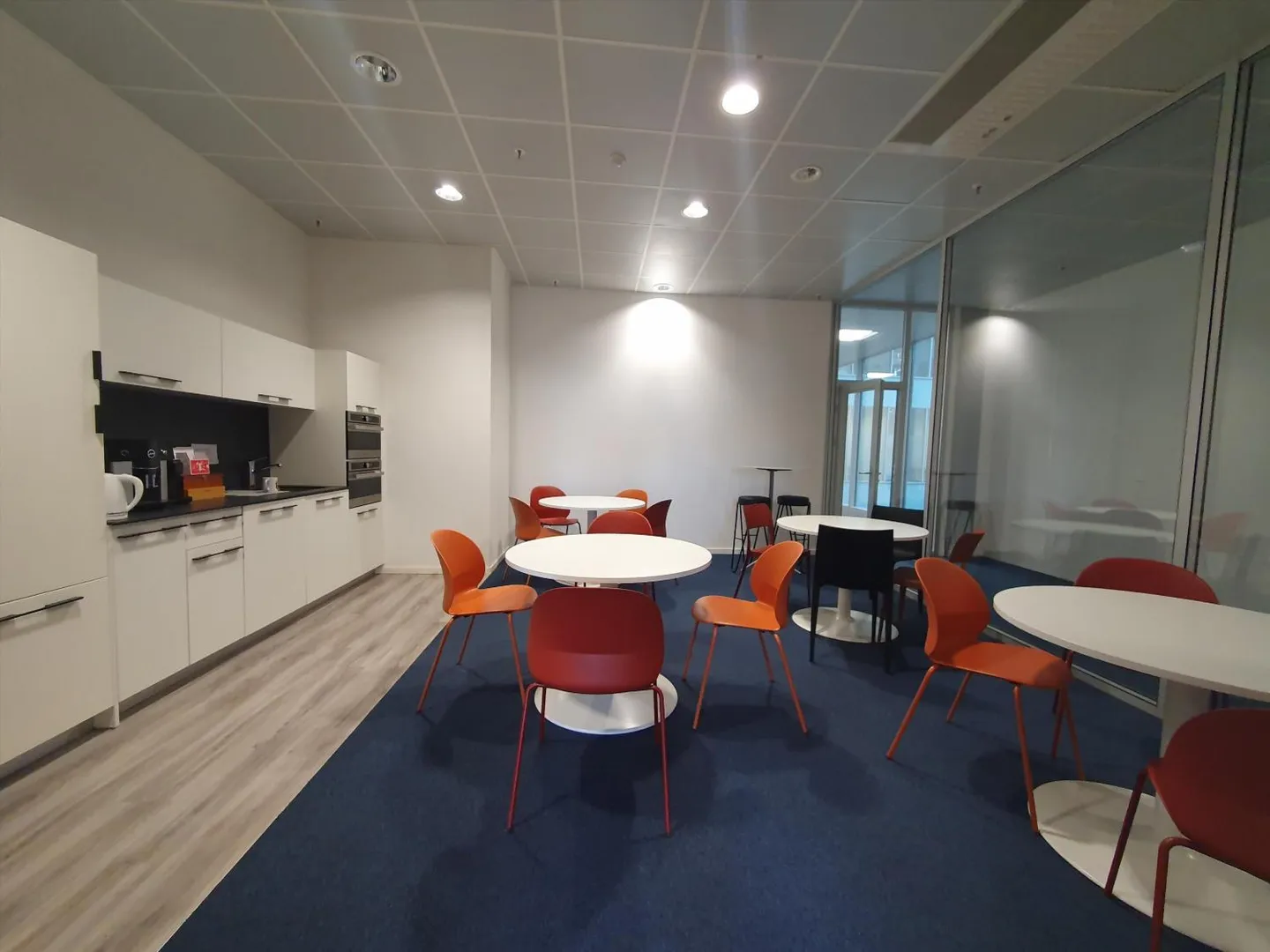 Bureau de 41 m2 avec espaces communs - Photo 5 sur 8